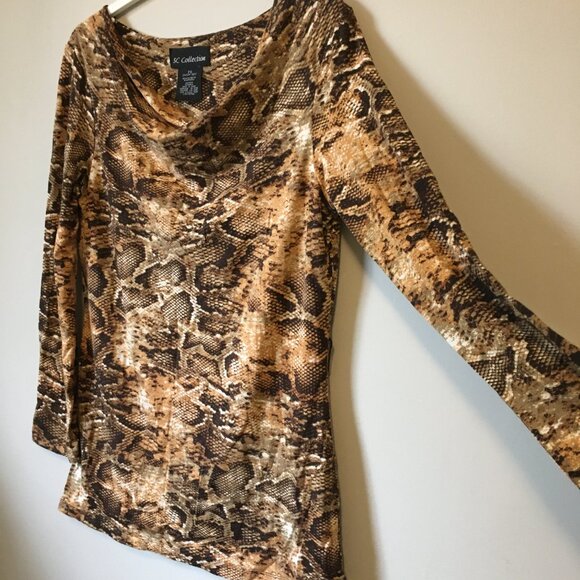 Snakeskin Print Fitted + Lined Long Sleeve Top - Picture 4 of 15